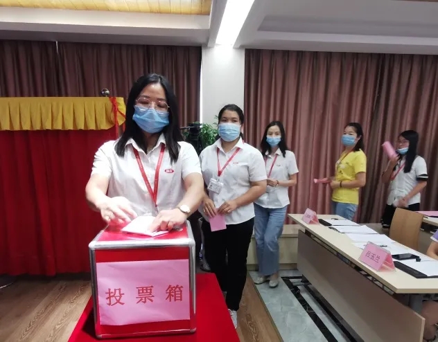 ϲѶ㶫ѸŮϻʽ (3)